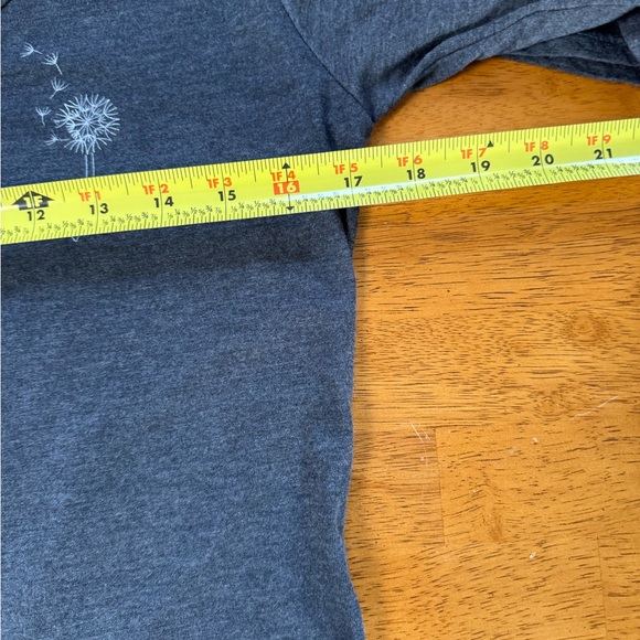 NWOT 24Peace Gray Women's Top with Dandelion Design Size M - Picture 9 of 11